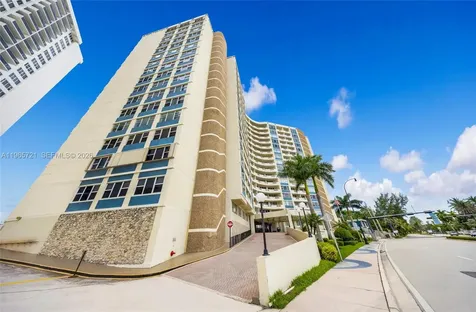 3180 S Ocean Drive Hallandale Beach FL 33009