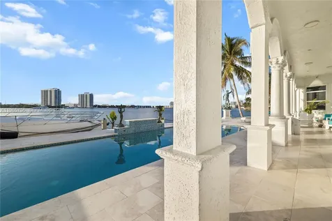 16479 NE 30th Avenue North Miami Beach FL 33160