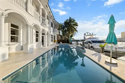 16479 NE 30th Avenue North Miami Beach FL 33160