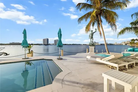 16479 NE 30th Avenue North Miami Beach FL 33160