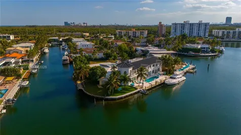 16479 NE 30th Avenue North Miami Beach FL 33160