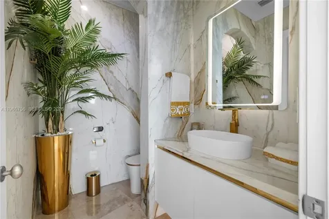 16479 NE 30th Avenue North Miami Beach FL 33160