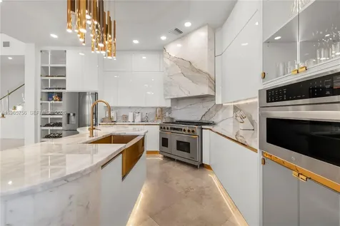 16479 NE 30th Avenue North Miami Beach FL 33160