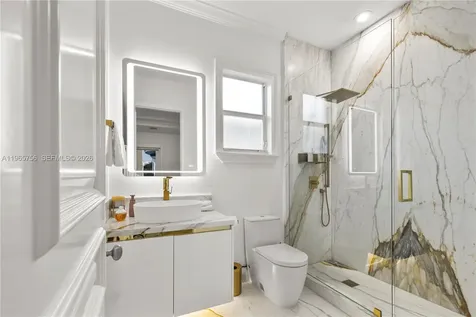 16479 NE 30th Avenue North Miami Beach FL 33160