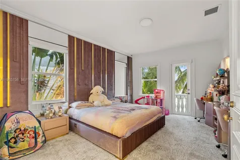16479 NE 30th Avenue North Miami Beach FL 33160