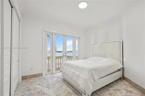 16479 NE 30th Avenue North Miami Beach FL 33160