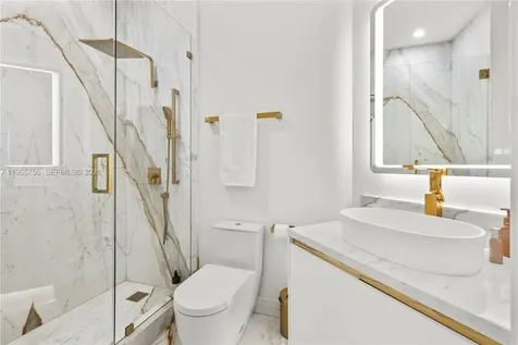 16479 NE 30th Avenue North Miami Beach FL 33160