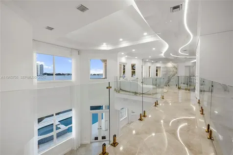 16479 NE 30th Avenue North Miami Beach FL 33160