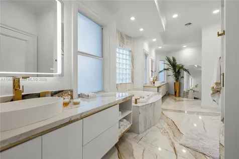 16479 NE 30th Avenue North Miami Beach FL 33160