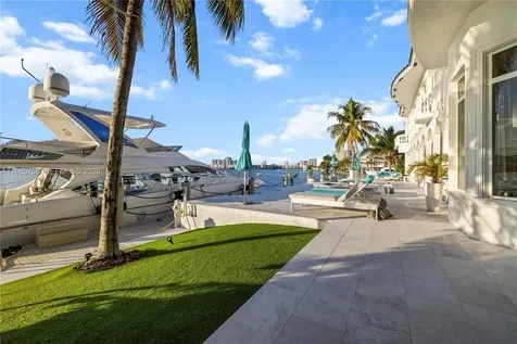 16479 NE 30th Avenue North Miami Beach FL 33160