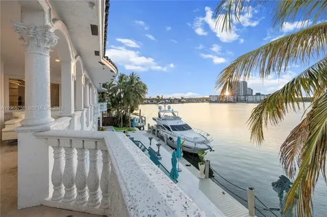 16479 NE 30th Avenue North Miami Beach FL 33160