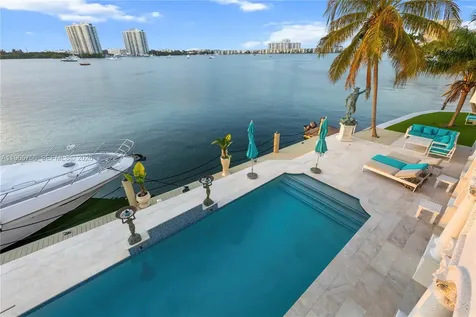 16479 NE 30th Avenue North Miami Beach FL 33160