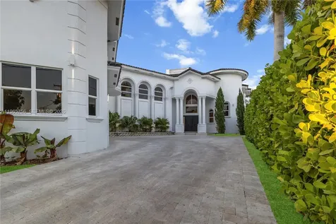 16479 NE 30th Avenue North Miami Beach FL 33160