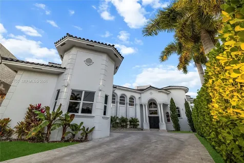 16479 NE 30th Avenue North Miami Beach FL 33160