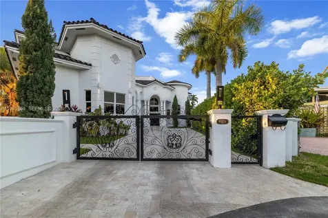 16479 NE 30th Avenue North Miami Beach FL 33160