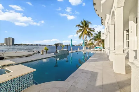 16479 NE 30th Avenue North Miami Beach FL 33160