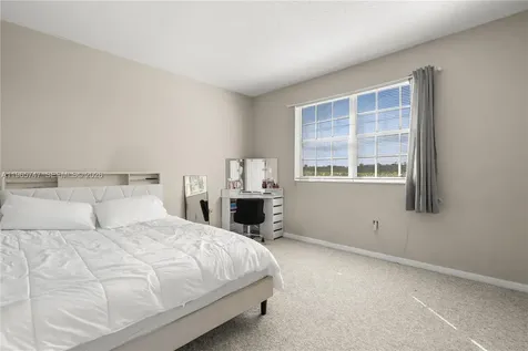 230 SW 117th Terrace Pembroke Pines FL 33025