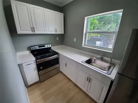 2425 NW 28th Street Miami FL 33142