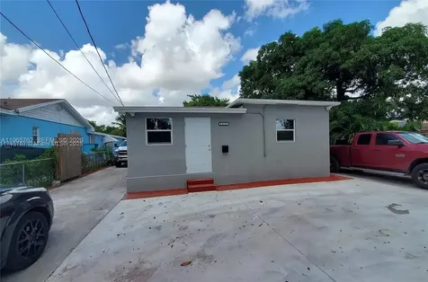 2425 NW 28th Street Miami FL 33142