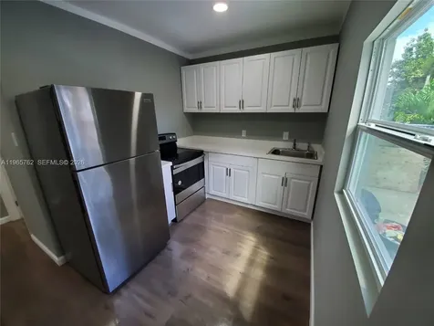 2425 NW 28th Street Miami FL 33142