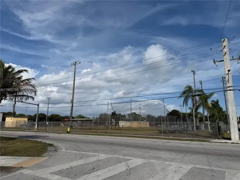 756 NW 5 Street Florida City FL 33034