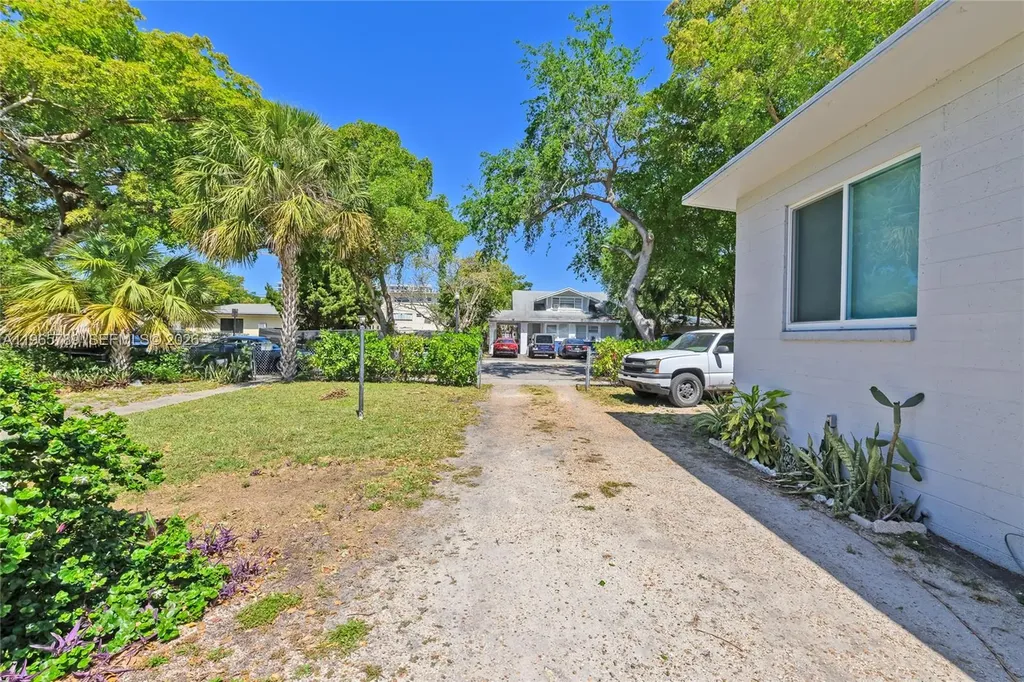1946 Madison Street Hollywood FL 33020