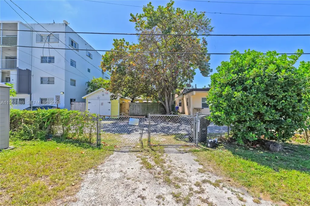 1946 Madison Street Hollywood FL 33020