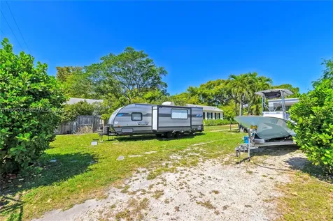 1946 Madison Street Hollywood FL 33020