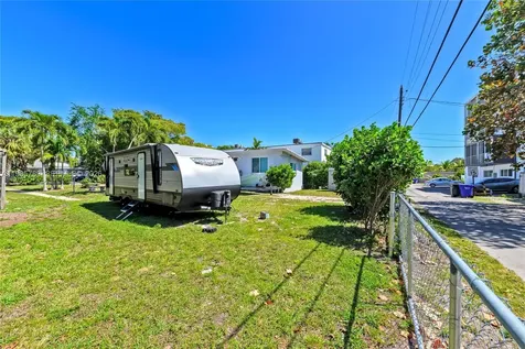1946 Madison Street Hollywood FL 33020