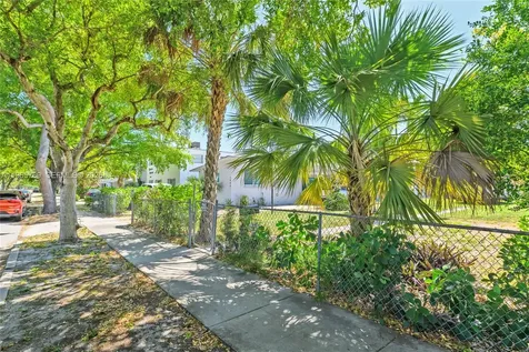 1946 Madison Street Hollywood FL 33020