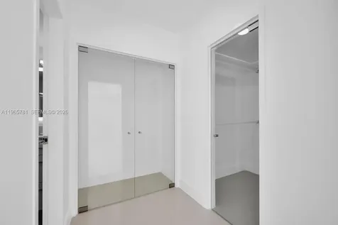 1000 West Avenue Miami Beach FL 33139