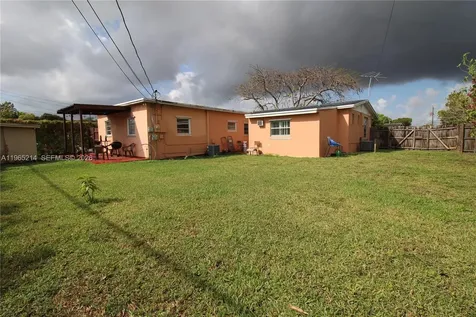 3235 SW 93rd Court Miami FL 33165