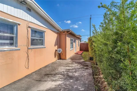 3235 SW 93rd Court Miami FL 33165
