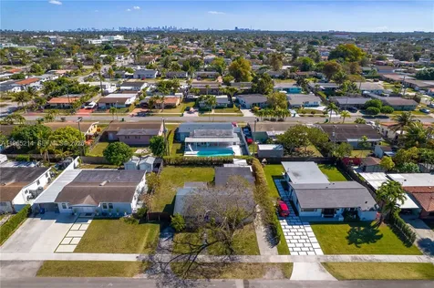 3235 SW 93rd Court Miami FL 33165