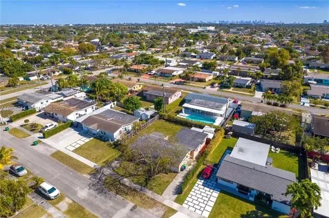 3235 SW 93rd Court Miami FL 33165