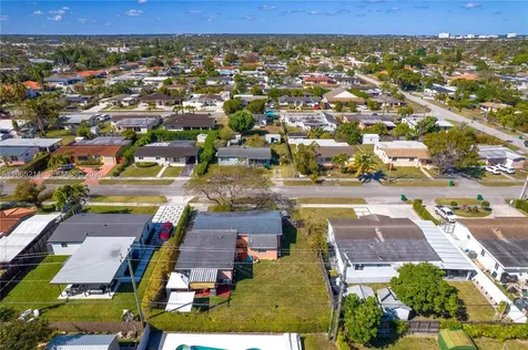 3235 SW 93rd Court Miami FL 33165