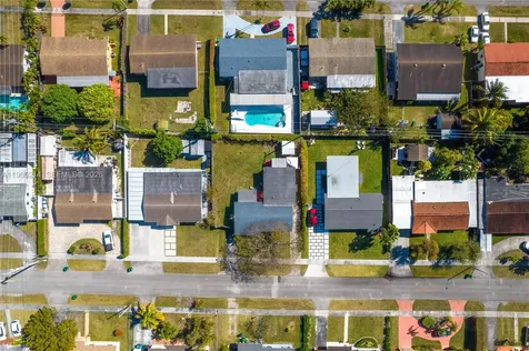 3235 SW 93rd Court Miami FL 33165