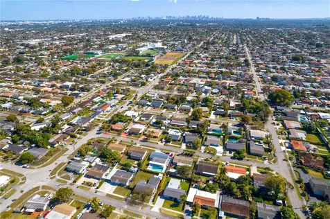 3235 SW 93rd Court Miami FL 33165