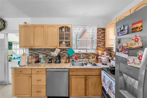 3235 SW 93rd Court Miami FL 33165