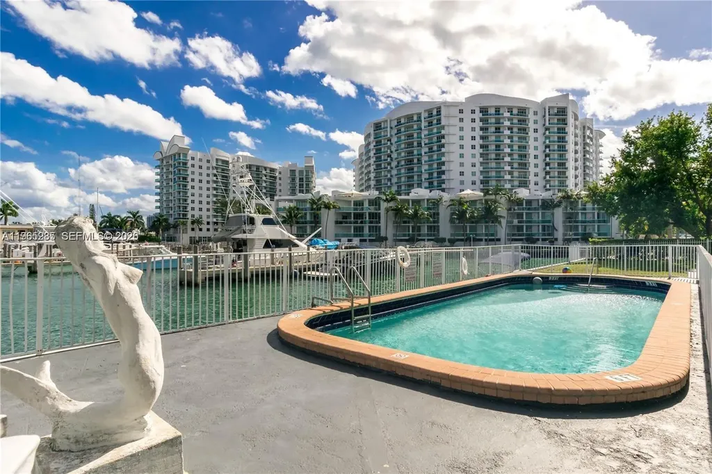 7917 West Drive North Bay Village FL 33141