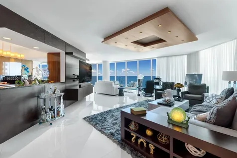 2711 S Ocean Drive Hollywood FL 33019