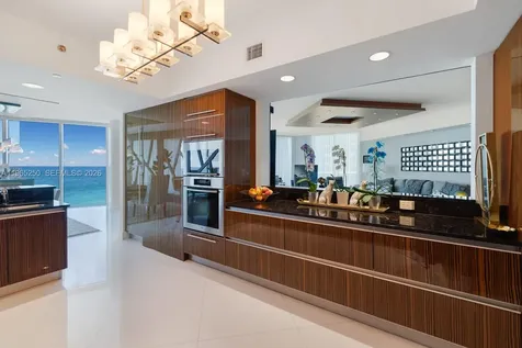 2711 S Ocean Drive Hollywood FL 33019