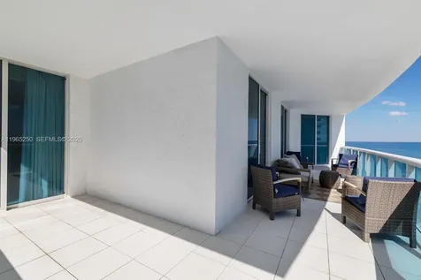 2711 S Ocean Drive Hollywood FL 33019
