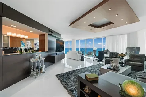 2711 S Ocean Drive Hollywood FL 33019