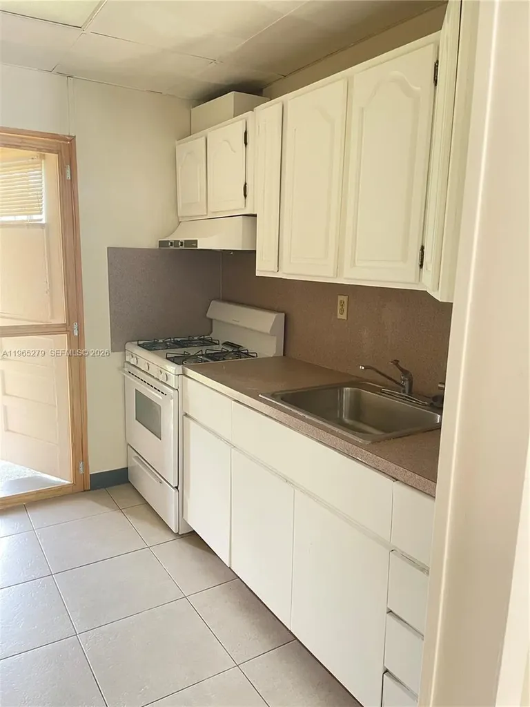 1913 Harding Street Hollywood FL 33020