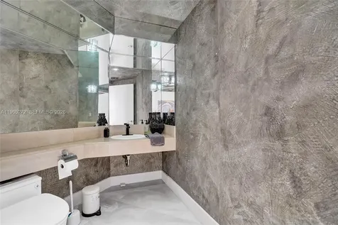 3000 Island Boulevard Aventura FL 33160