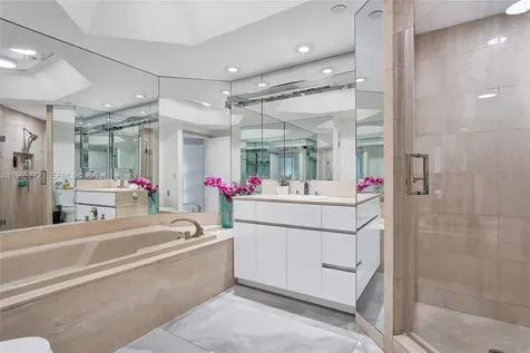 3000 Island Boulevard Aventura FL 33160