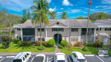 927 NE 199th Street Miami FL 33179