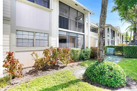 927 NE 199th Street Miami FL 33179