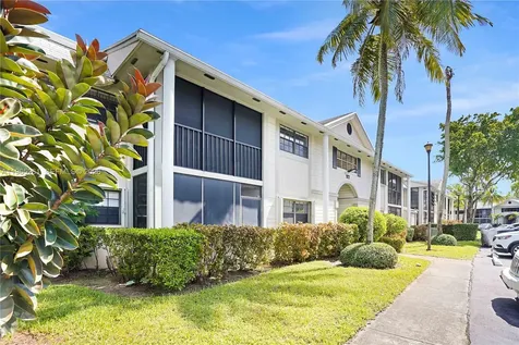 927 NE 199th Street Miami FL 33179